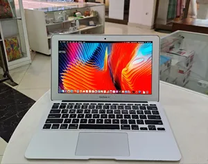 New Laptop Apple MacBook 2011 4GB Intel Core I5 SSD 128GB