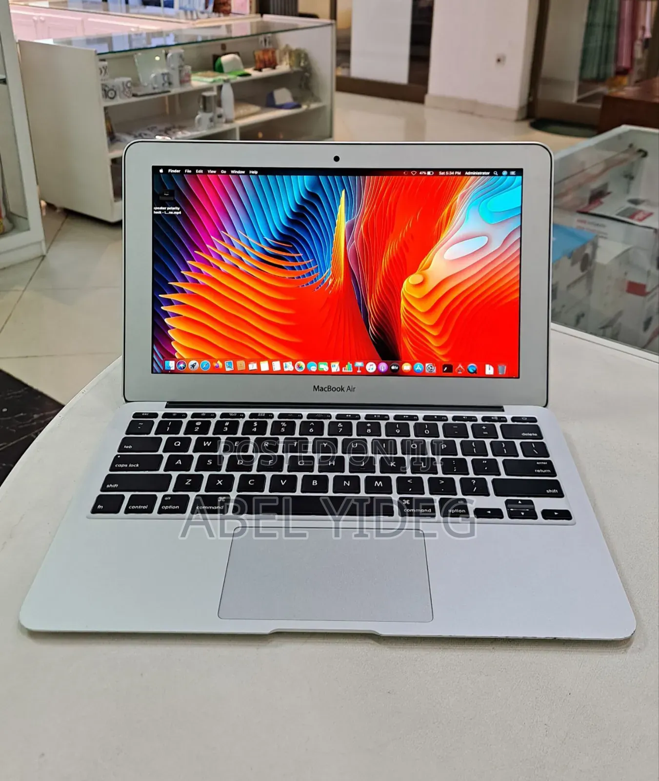 New Laptop Apple MacBook Air 2015 4GB Intel Core I5 SSD 128GB