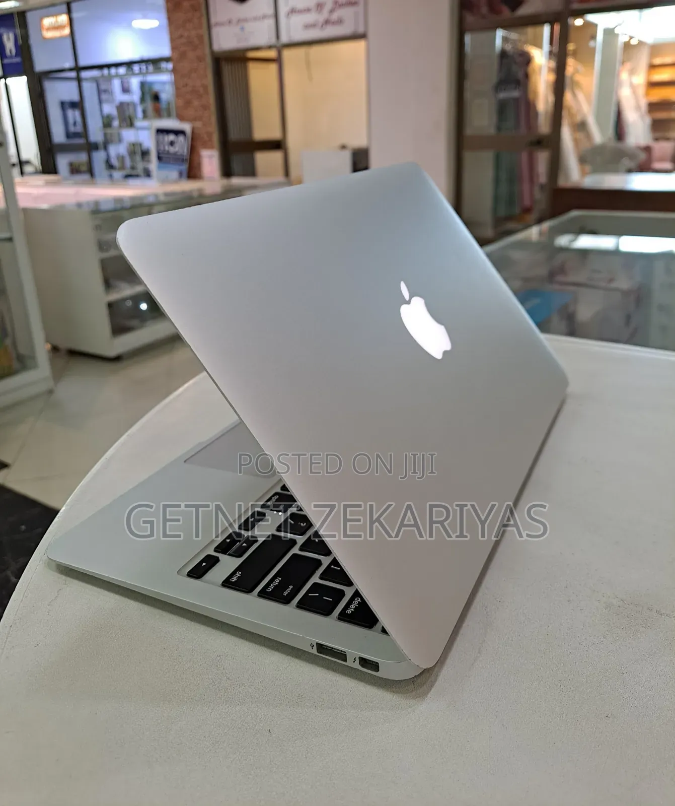 New Laptop Apple MacBook Air 2015 4GB Intel Core I5 SSD 128GB