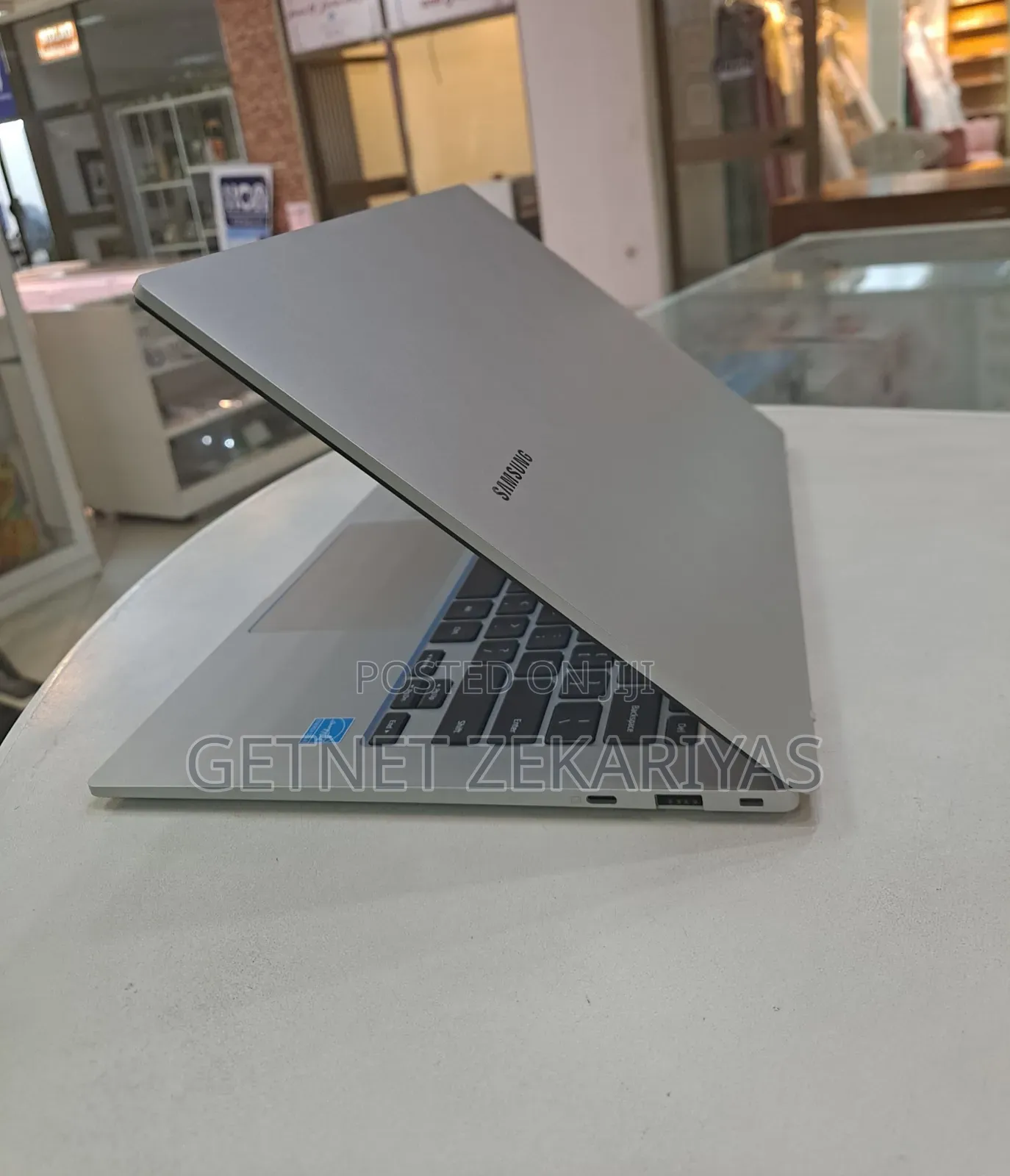 New Laptop Samsung Galaxy Book 2 4GB SSD 128GB