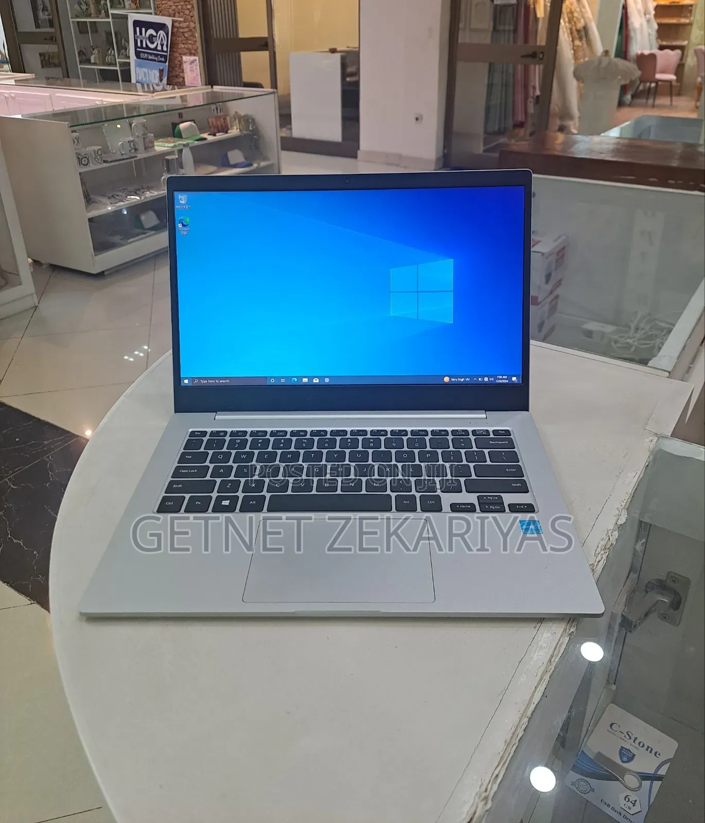 New Laptop Samsung Galaxy Book 2 4GB SSD 128GB