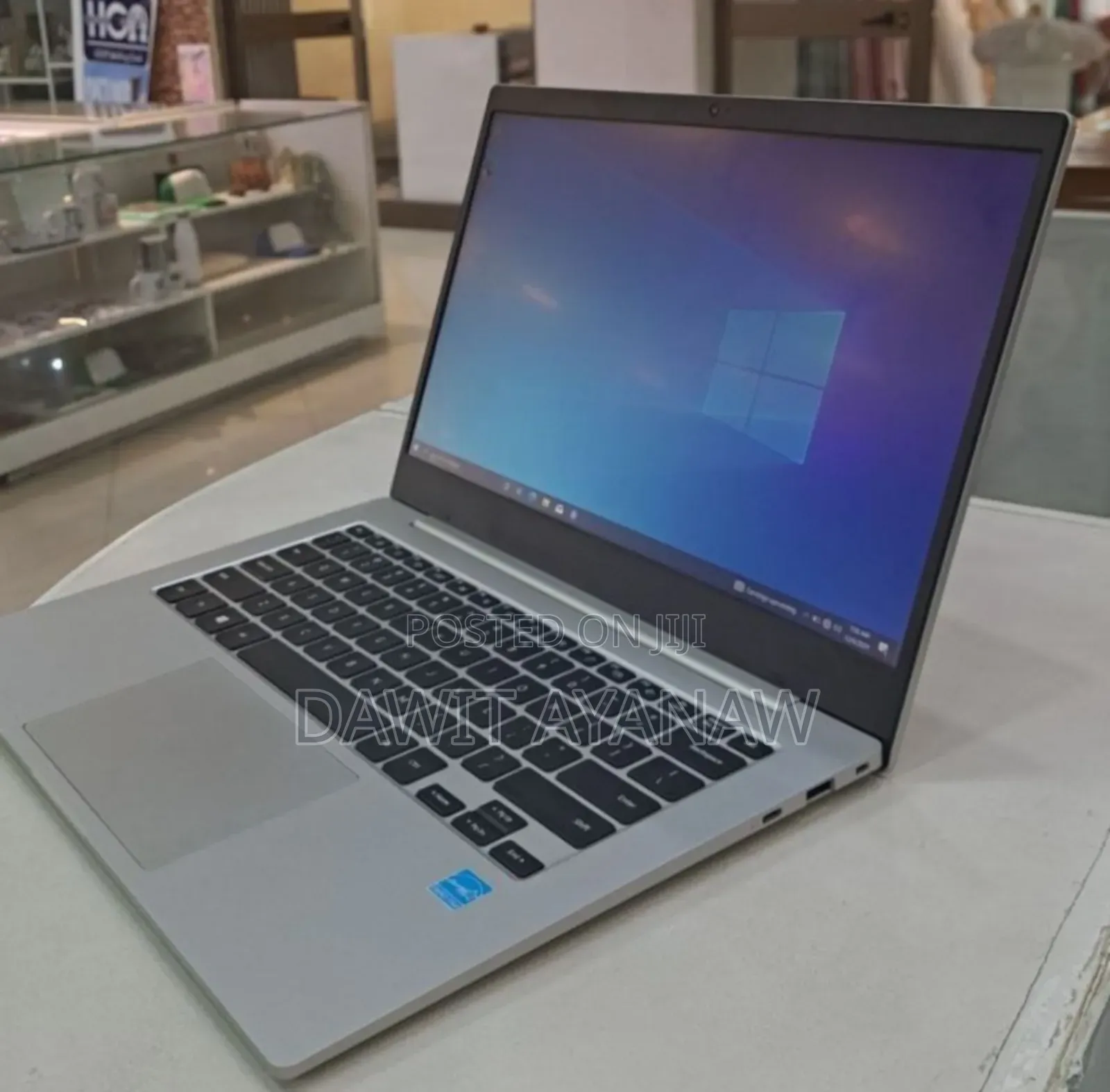 New Laptop Samsung 4GB Intel Core I5 SSD 128GB