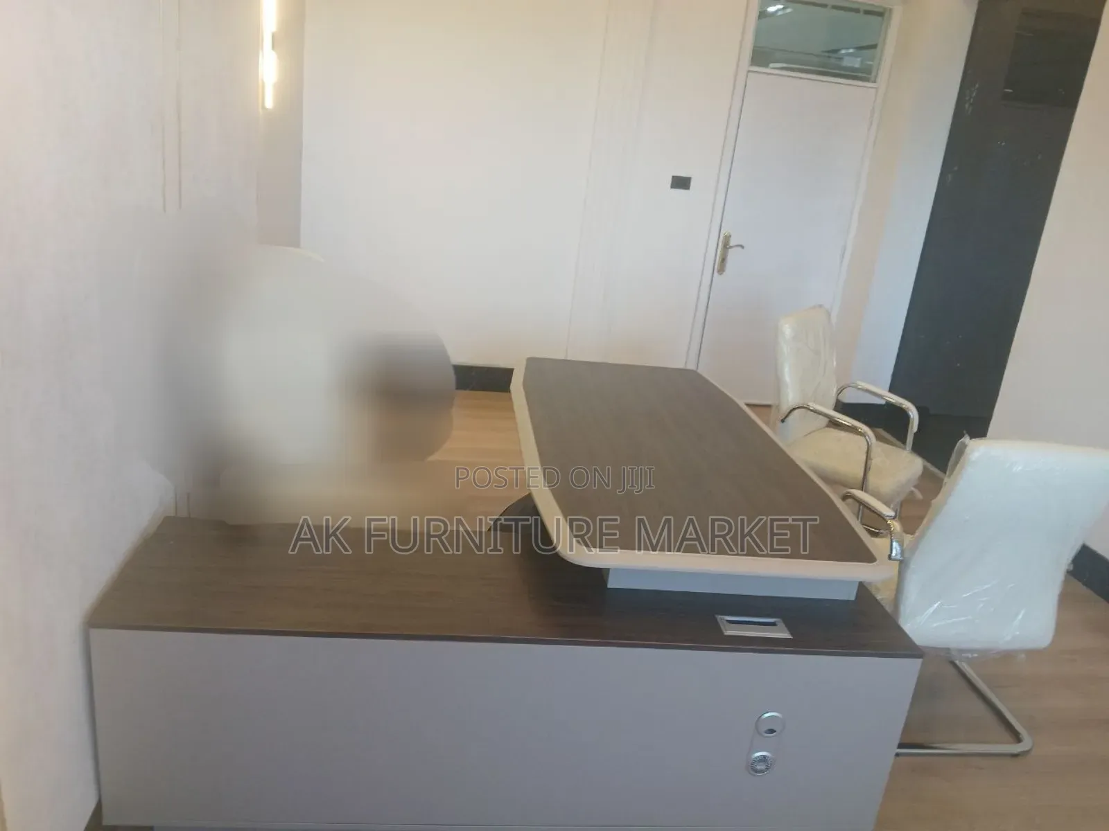 Modern Managerial Table