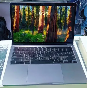 Photo - New Laptop Apple MacBook Pro 2020 16GB Intel Core I5 SSD 512GB