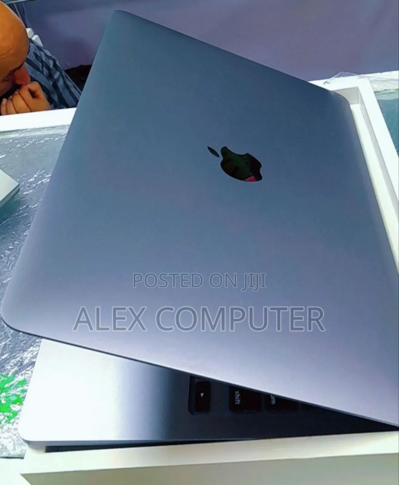 New Laptop Apple MacBook Pro 2020 16GB Intel Core I5 SSD 512GB