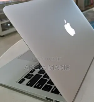 New Laptop Apple MacBook Air 2015 8GB Intel Core I5 SSD 128GB