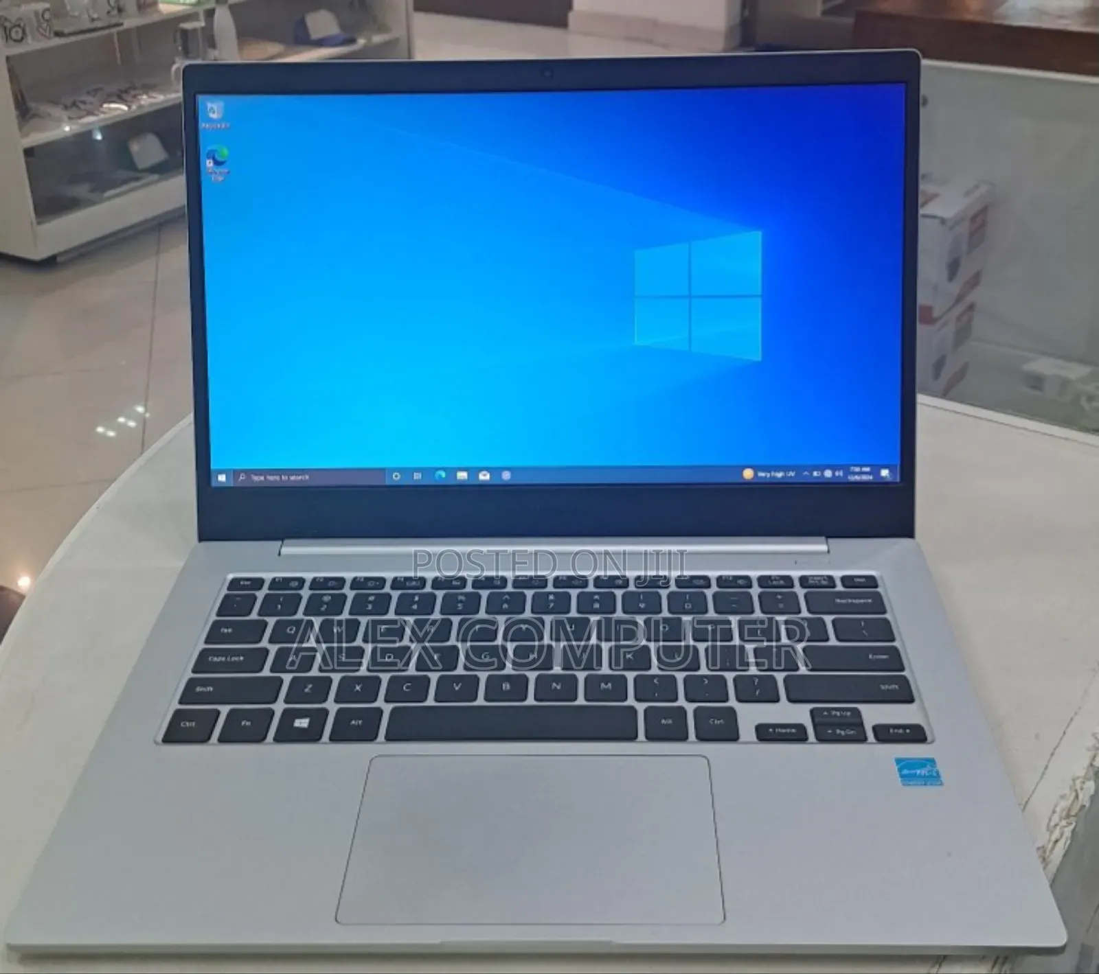 New Laptop Samsung Galaxy Book 2 4GB Intel Pentium SSD 128GB