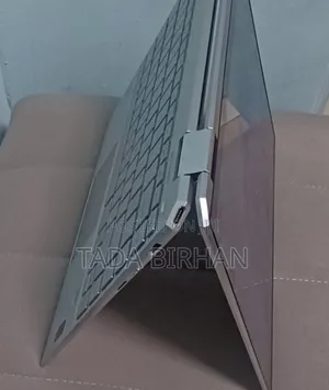 New Laptop HP Spectra 13 16GB Intel Core I5 SSD 1T