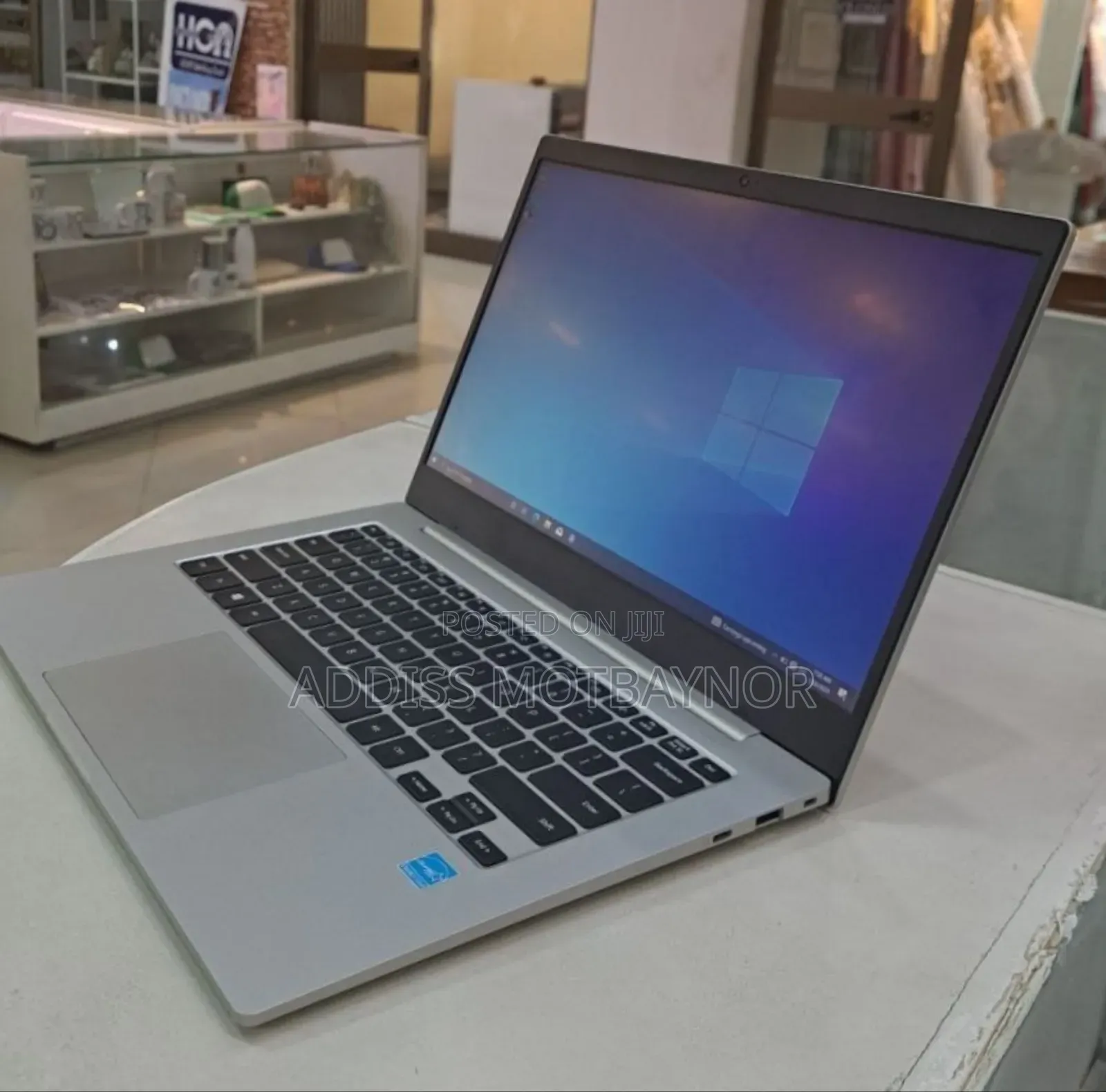 New Laptop Samsung Galaxy Book 2 8GB Intel Pentium SSD 128GB
