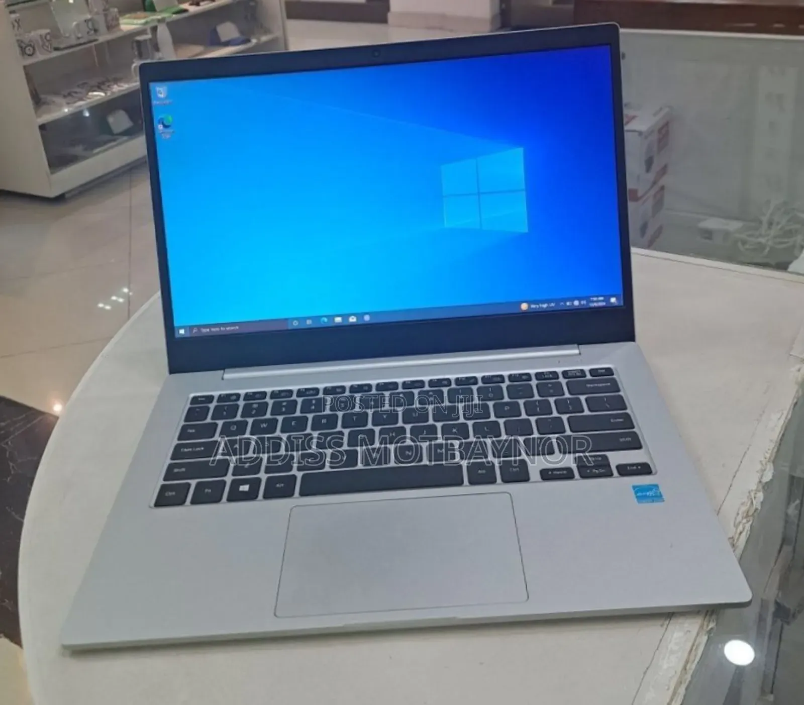 New Laptop Samsung Galaxy Book 2 8GB Intel Pentium SSD 128GB