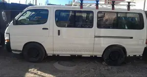 Toyota Grand HiAce 2003 White