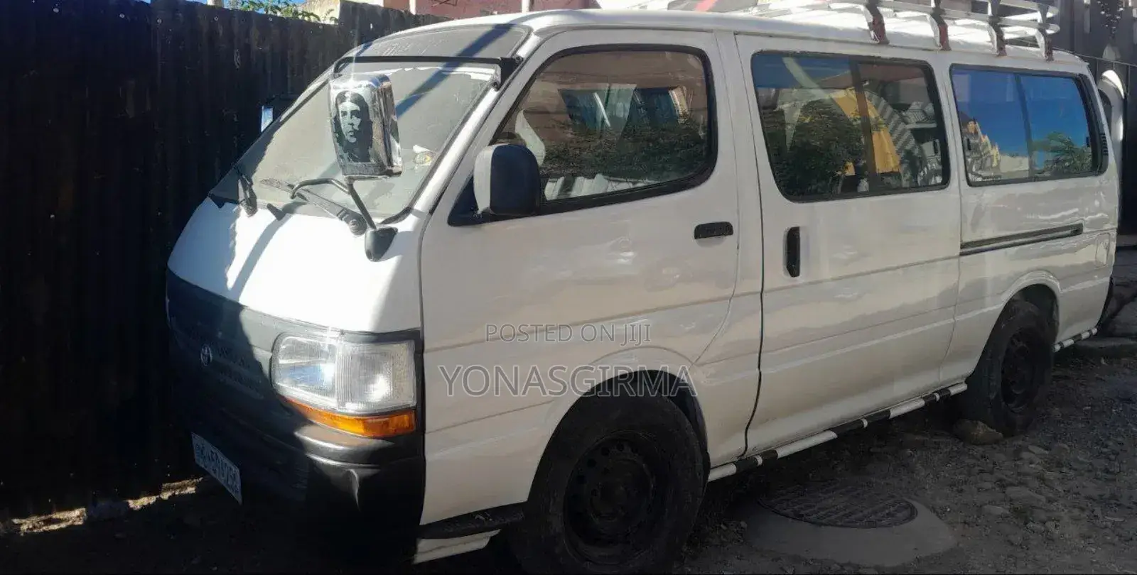 Toyota Grand HiAce 2003 White