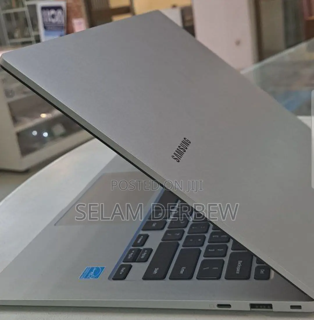 Laptop Samsung 4GB Qualcomm Snapdragon X Elite SSD 128GB