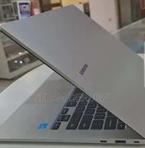 Laptop Samsung 4GB Qualcomm Snapdragon X Elite SSD 128GB