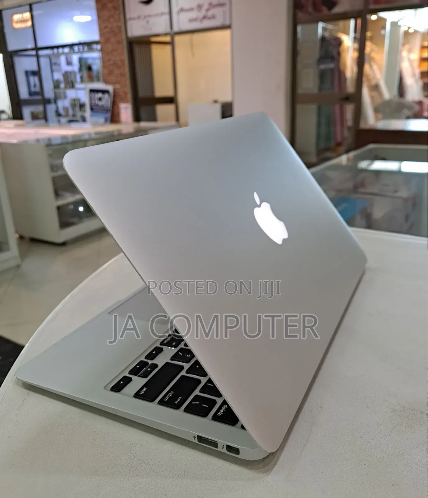 New Laptop Apple MacBook Air 2015 4GB Intel Core I5 SSD 128GB