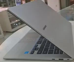 Photo - New Laptop Samsung 4GB SSD 128GB