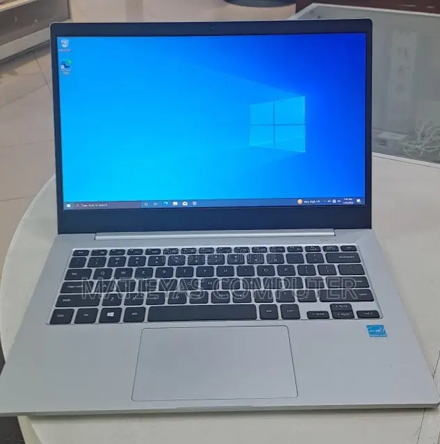 New Laptop Samsung 4GB SSD 128GB