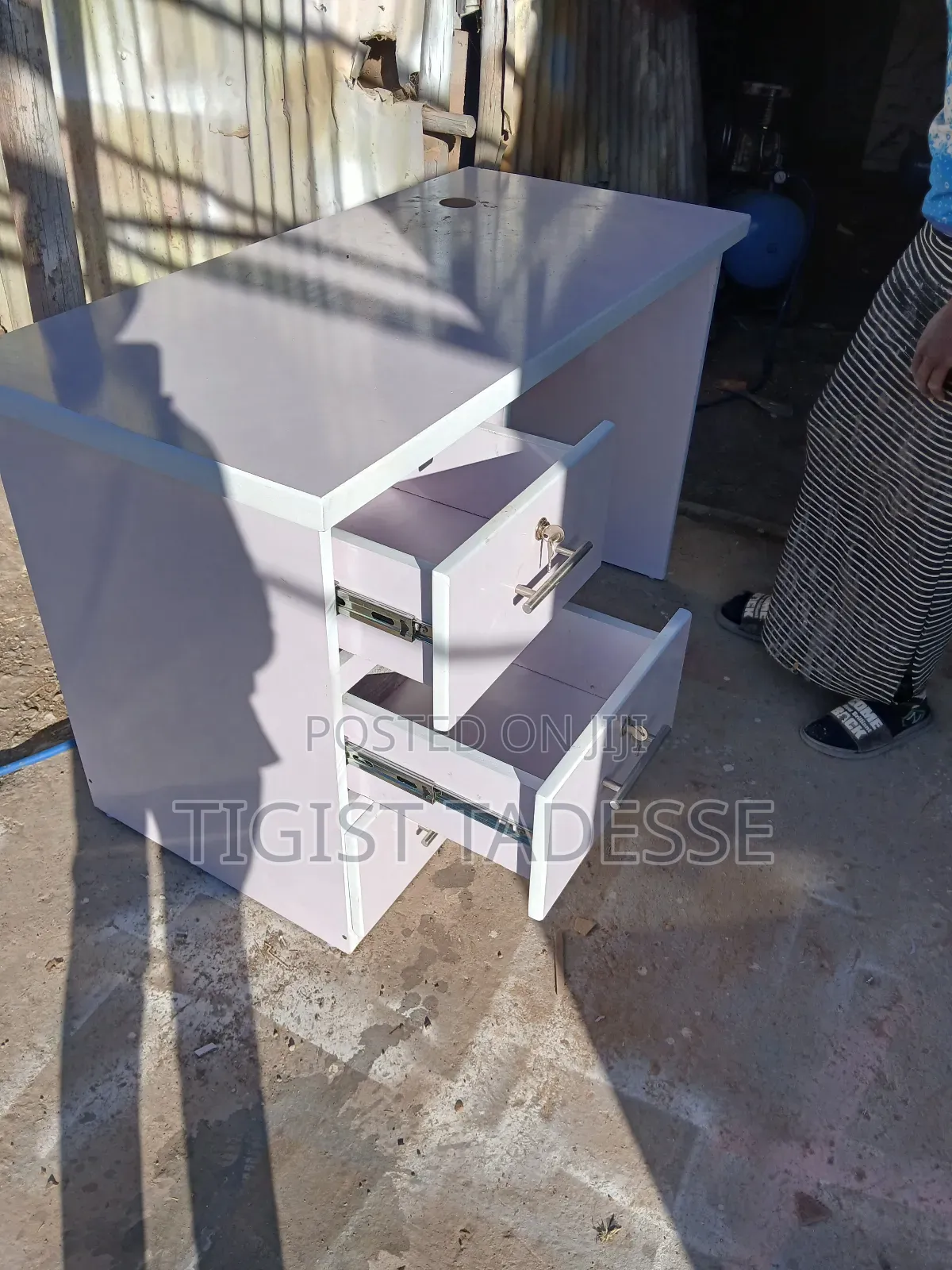 Office Table Laminated