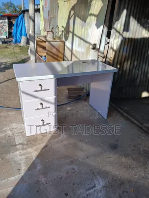 Office Table Laminated