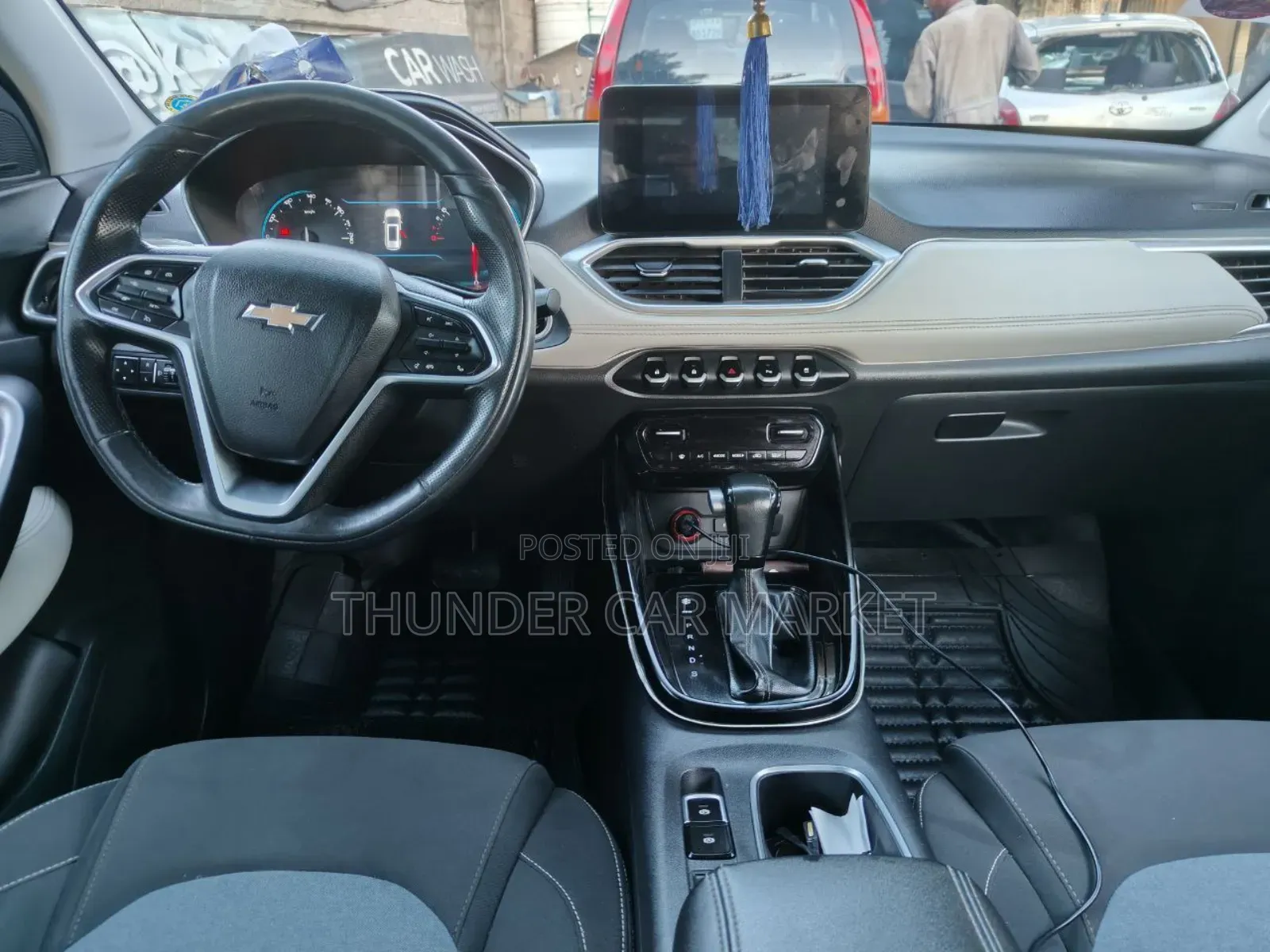 Chevrolet Captiva 2022 White