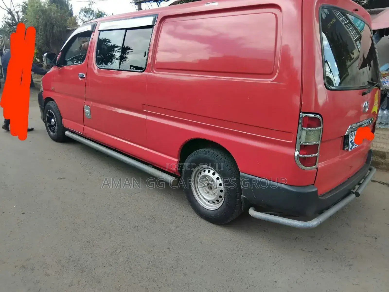 Toyota HiAce 2009 Red