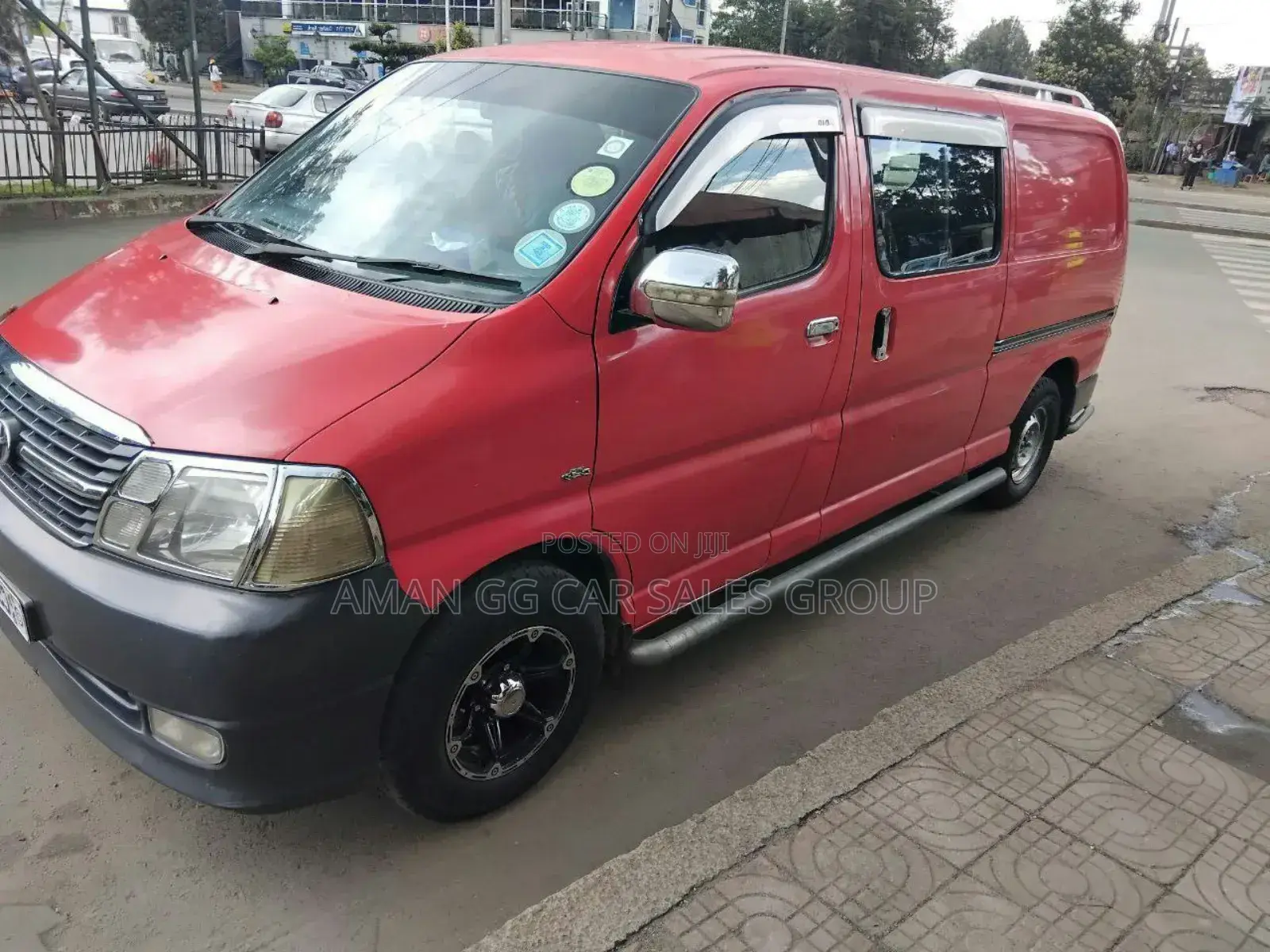 Toyota HiAce 2009 Red