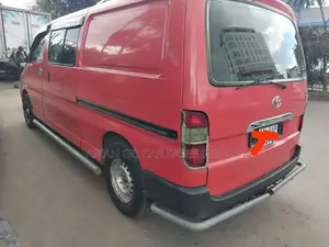 Toyota HiAce 2009 Red