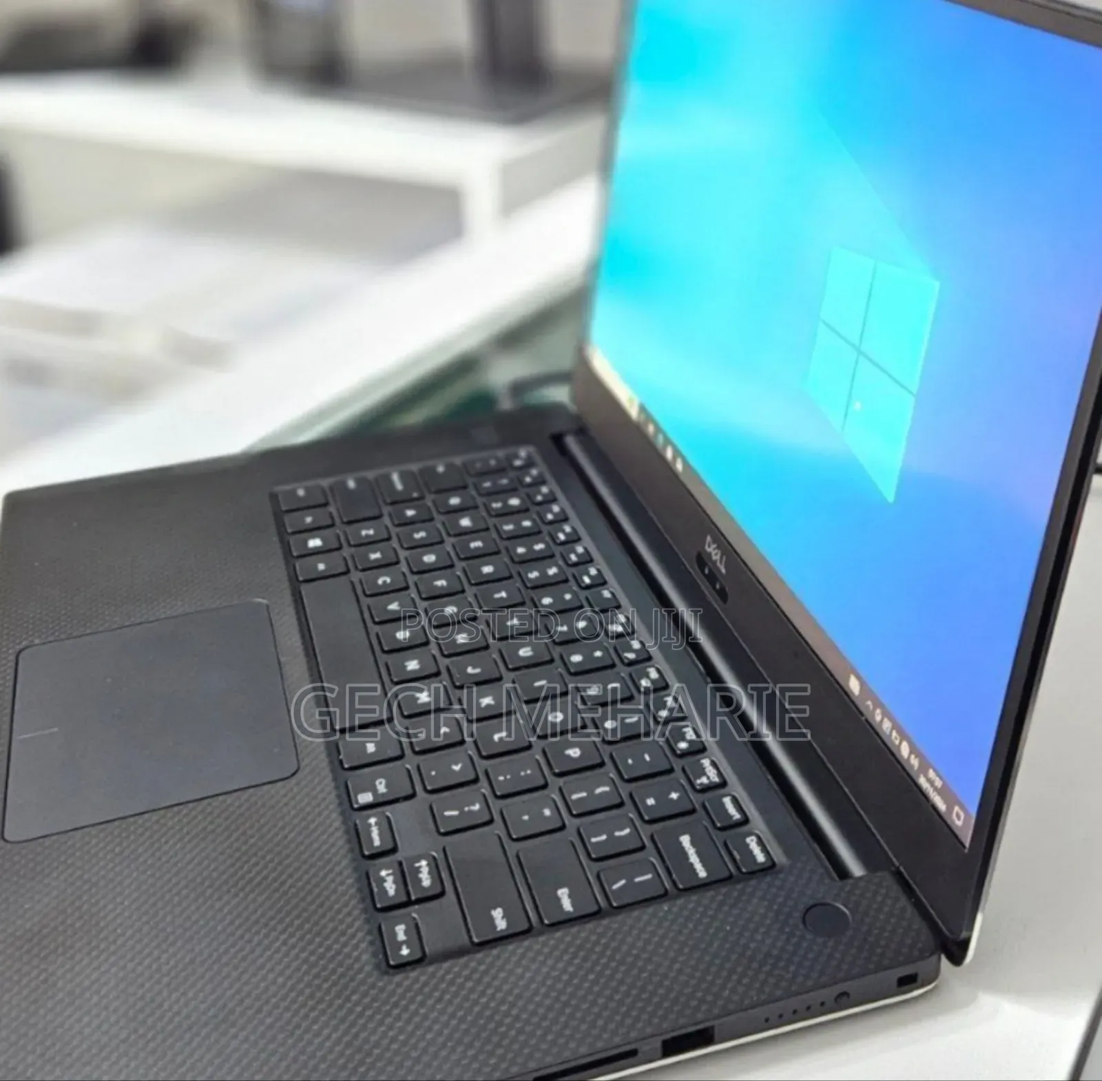 New Laptop Dell XPS 15 16GB Intel Core I9 SSD 512GB