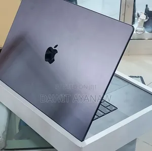 New Laptop Apple MacBook 2020 16GB Intel Core I7 SSD 512GB