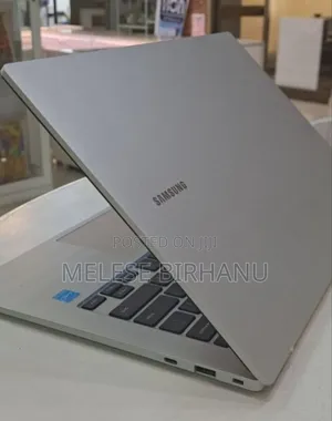 Photo - New Laptop Samsung Galaxy Book 2 4GB Intel Core I5 SSD 128GB