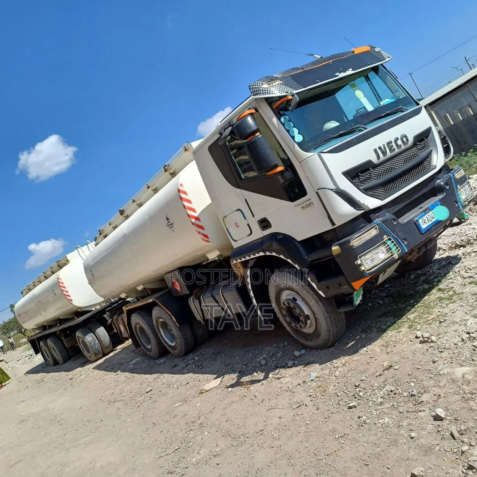 ቦቴ መኪና ከነ ተሳቢው