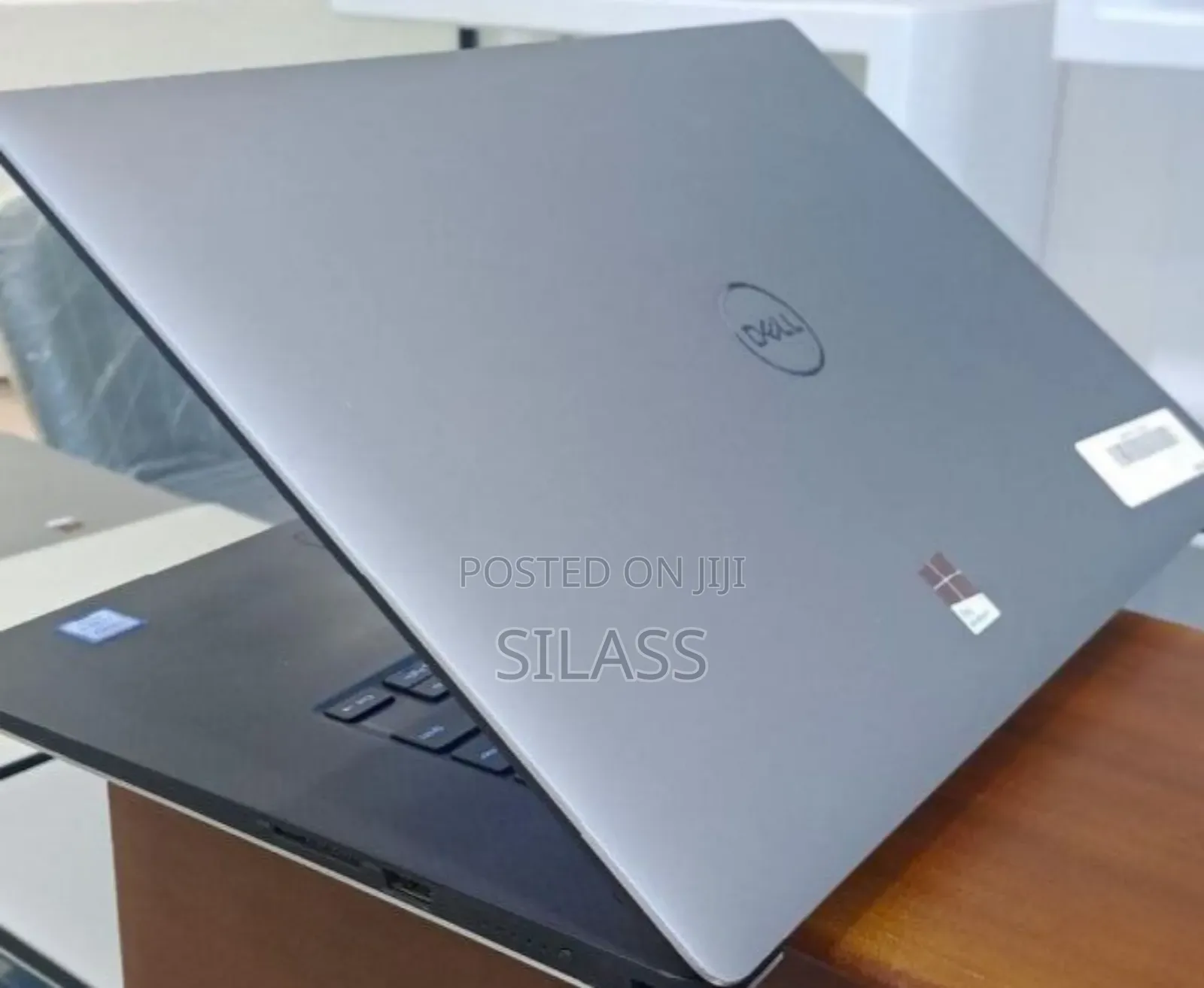 New Laptop Dell Precision 5540 16GB Intel Core I7 SSD 512GB