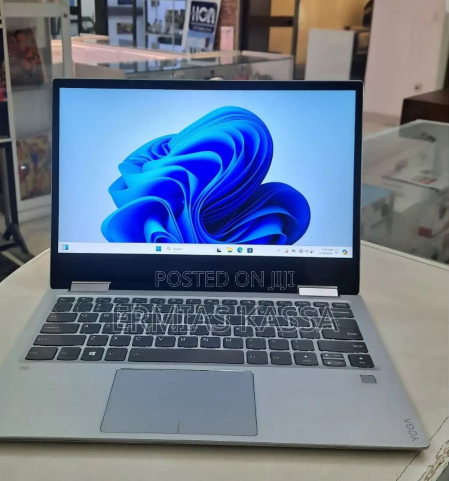 New Laptop Lenovo Yoga 730 8GB Intel Core I5 SSD 512GB