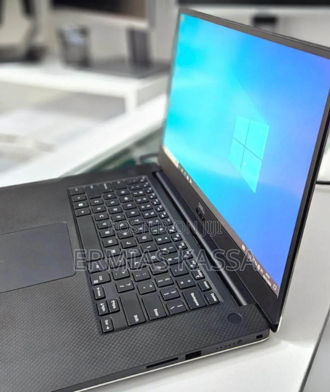 New Laptop Dell Precision 15 5510 16GB Intel Core I9 SSD 512GB