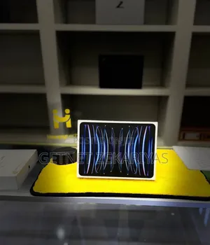 Photo - New Apple iPad Pro 11 (2022) 256 GB
