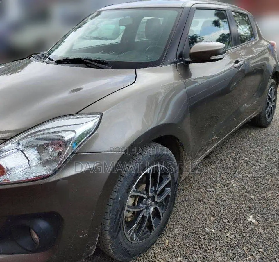 Suzuki Swift 2022 Gray