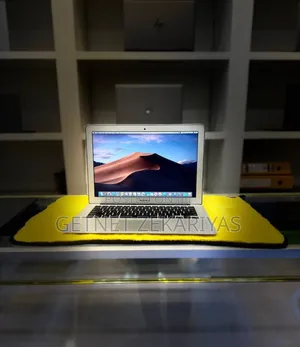 New Laptop Apple MacBook Air 2015 8GB Intel Core I7 SSD 128GB