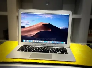 Photo - New Laptop Apple MacBook 8GB Intel SSD 128GB