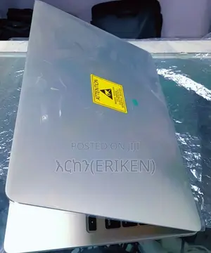 New Laptop Apple MacBook Pro 2022 M2 8GB Apple M2 SSD 512GB