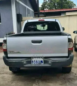 Toyota Tacoma 2010 Silver