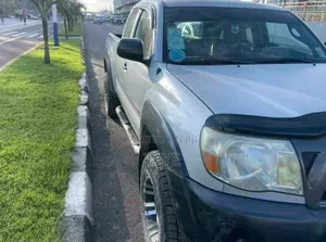 Toyota Tacoma 2010 Silver