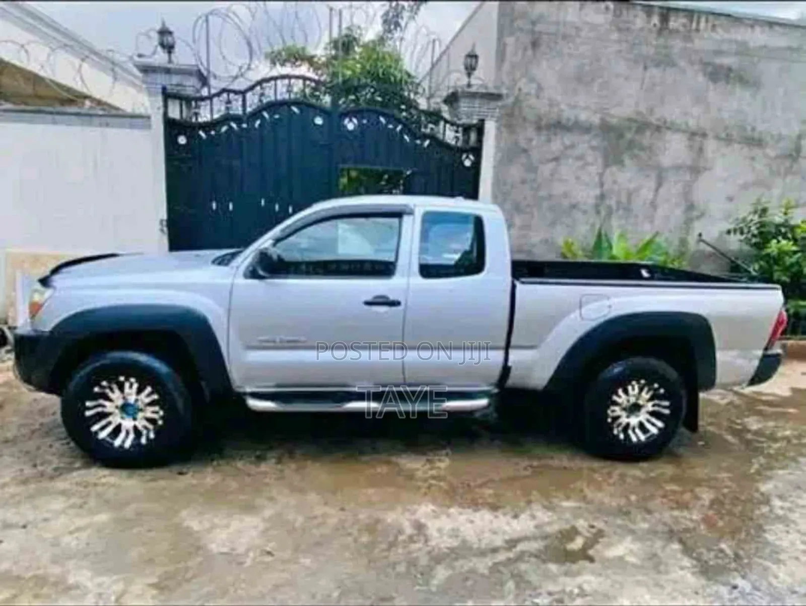 Toyota Tacoma 2010 Silver