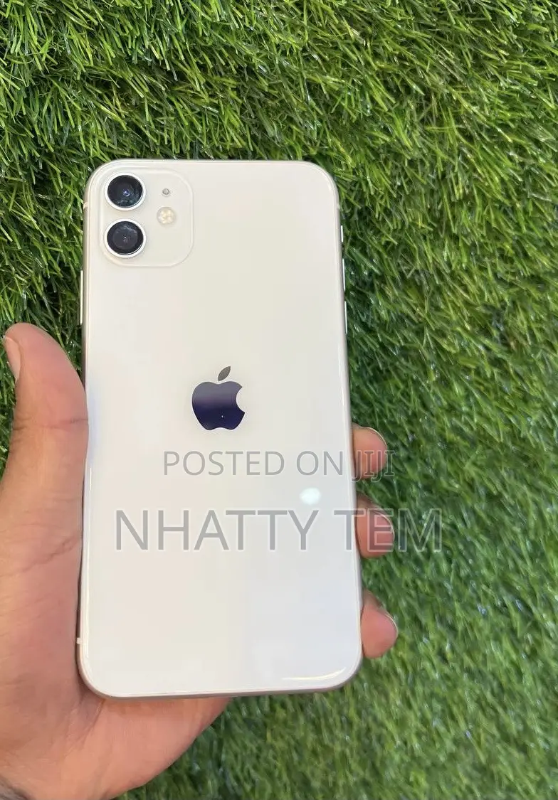 New Apple iPhone 11 64 GB White