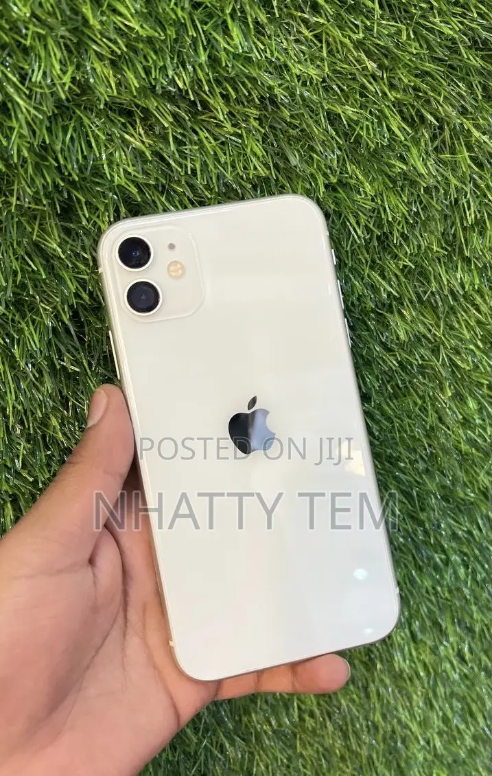 New Apple iPhone 11 64 GB White