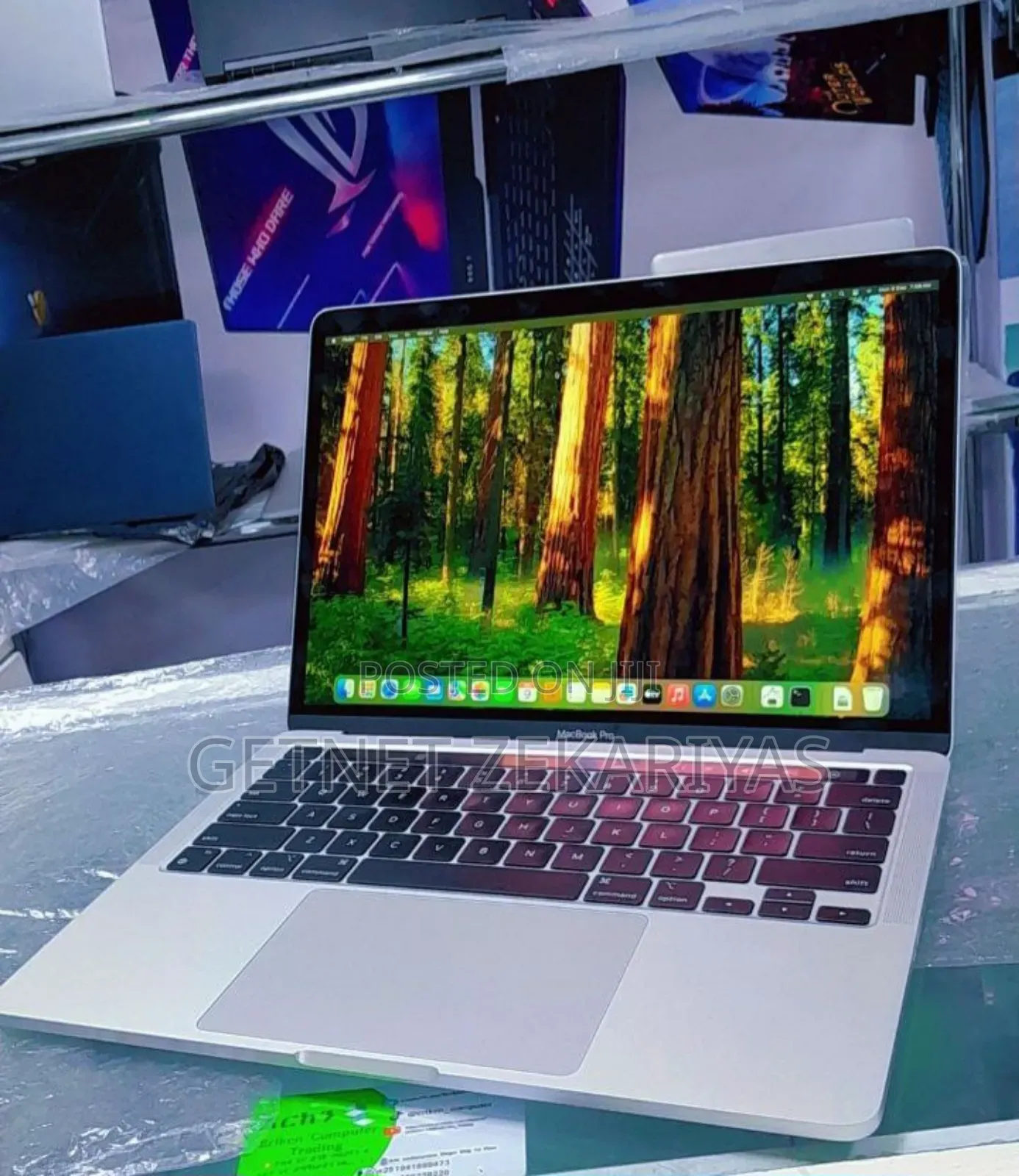 New Laptop Apple MacBook Pro 2022 M2 8GB Apple M2 SSD 512GB