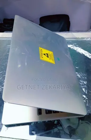 New Laptop Apple MacBook Pro 2022 M2 8GB Apple M2 SSD 512GB