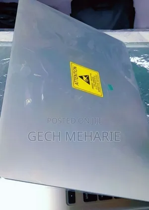 New Laptop Apple MacBook Pro 2022 M2 8GB Apple M2 SSD 512GB