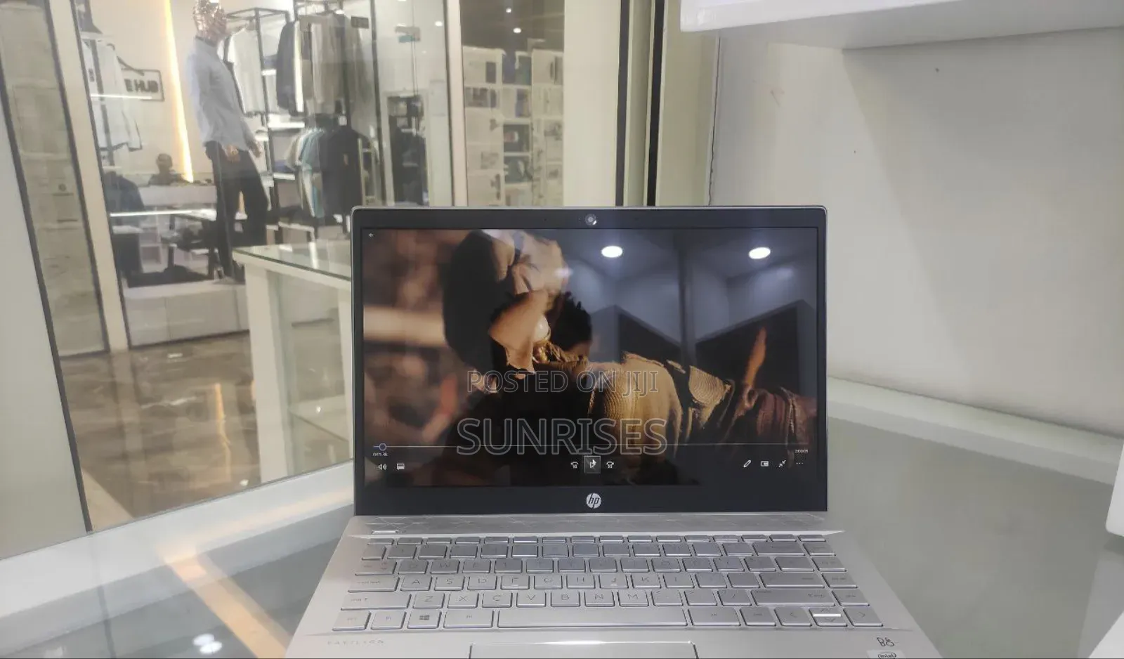 New Laptop HP 14-Dq1025cl 16GB Intel Core I7 SSD 512GB