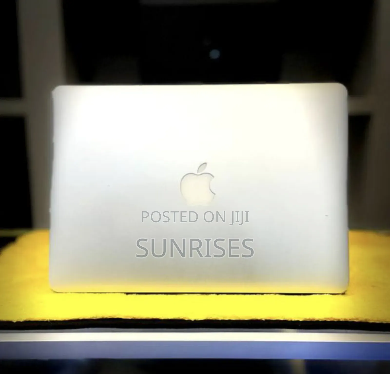 New Laptop Apple MacBook 2015 8GB Intel Core I5 SSD 128GB