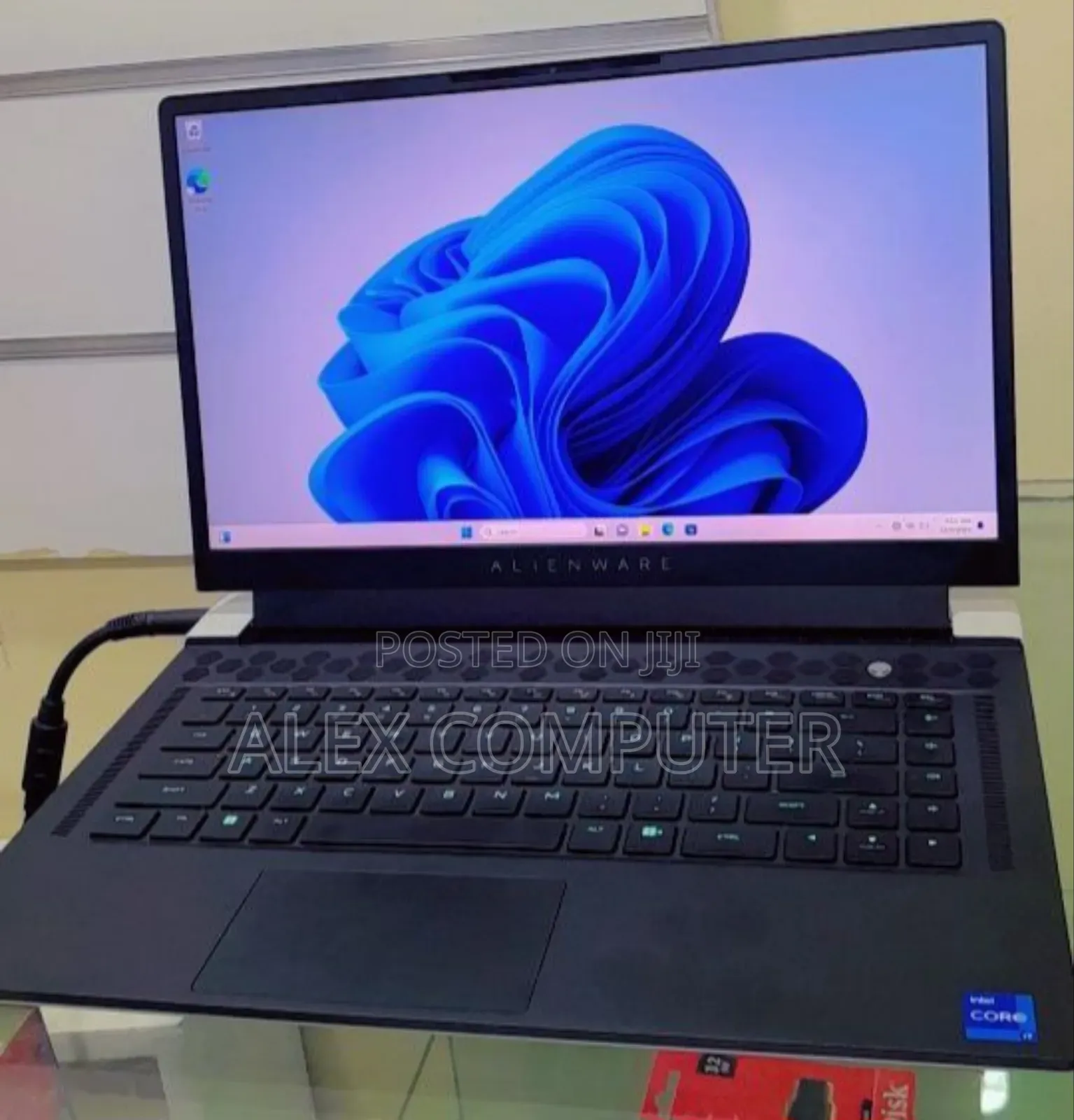 New Laptop Alienware M17x R2 16GB Intel Core I7 SSD 1T
